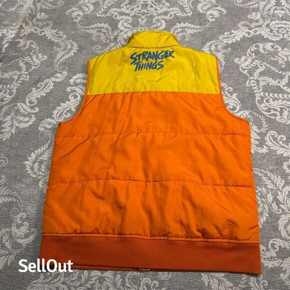 Stranger Things 80s Retro Orange Puffer Vest Unisex Standard Size L - Picture 2 of 5